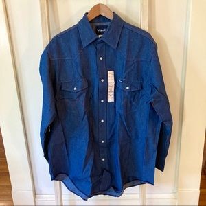 VTG Wrangler denim snap down shirt